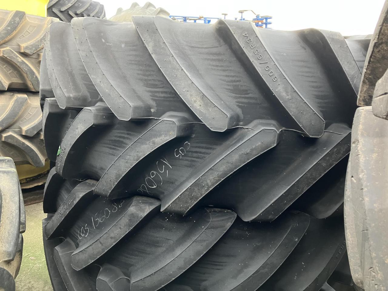 Bridgestone 600/65R34 - Däck för Lantbruksmaskiner: bild 1 Bridgestone 600/65R34 - Däck för Lantbruksmaskiner: bild 1