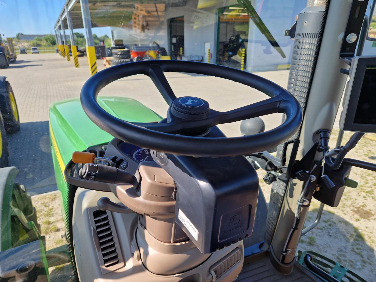 John Deere 6150R - Traktor: bild 4 John Deere 6150R - Traktor: bild 4