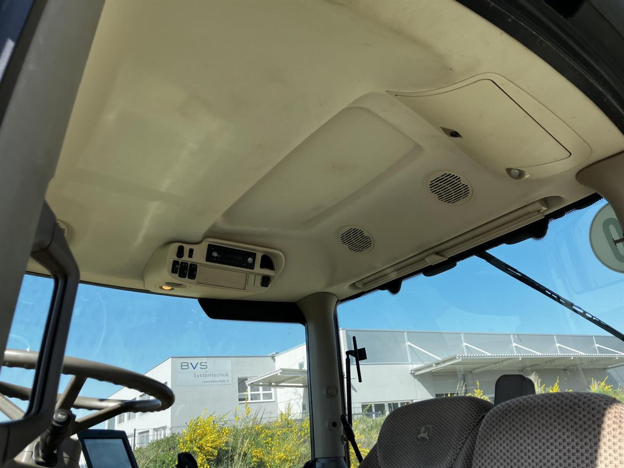 Traktor John Deere 6215R: bild 7 Traktor John Deere 6215R: bild 7