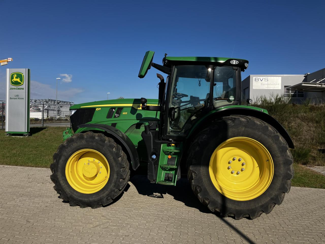 John Deere 6R 185 - Traktor: bild 1 John Deere 6R 185 - Traktor: bild 1