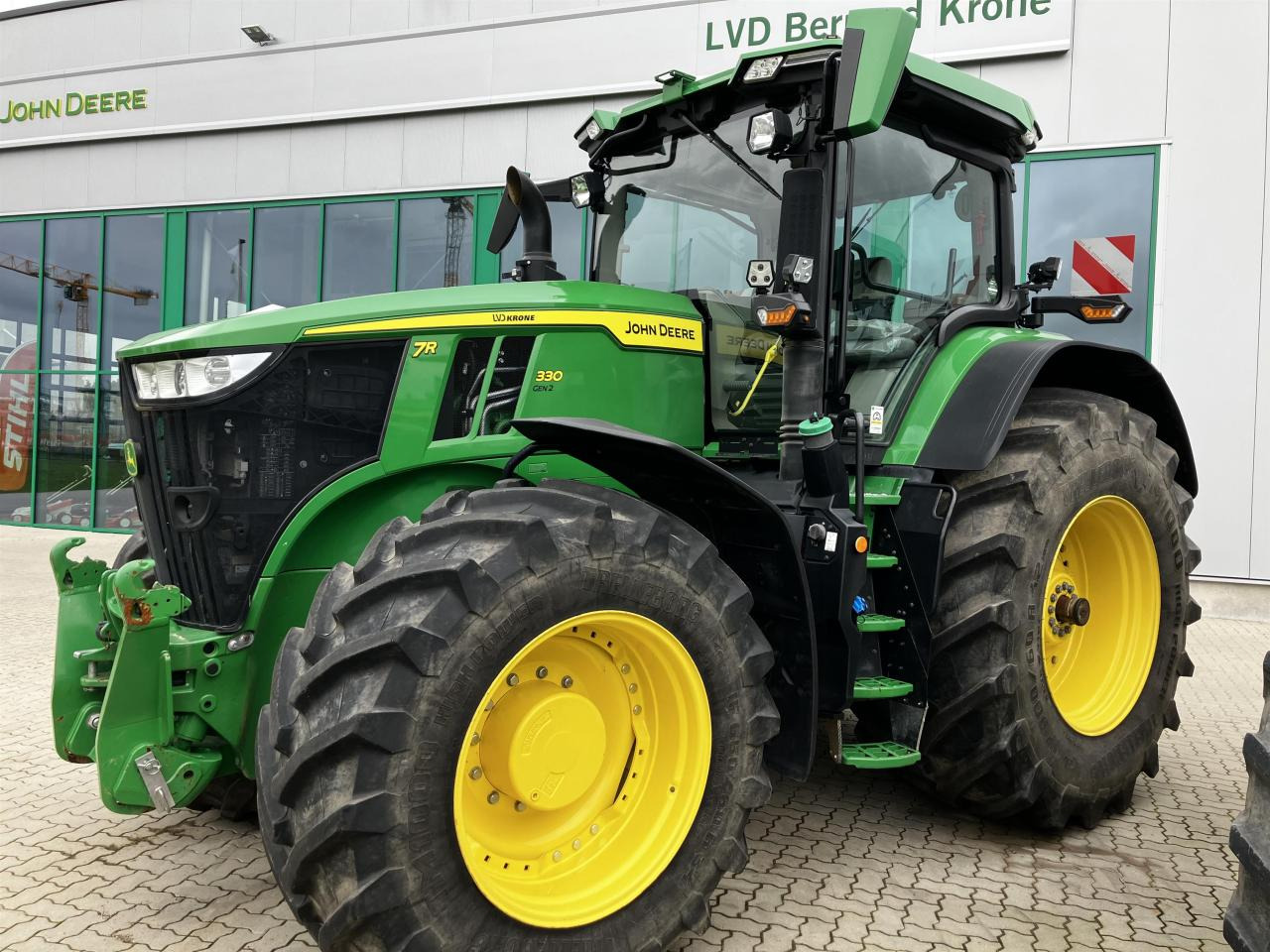 John Deere 7R 330 - Traktor: bild 1 John Deere 7R 330 - Traktor: bild 1
