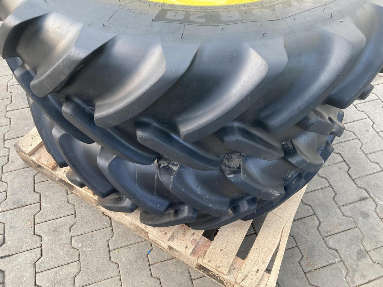 Michelin 380/70R28 - Däck för Lantbruksmaskiner: bild 3 Michelin 380/70R28 - Däck för Lantbruksmaskiner: bild 3