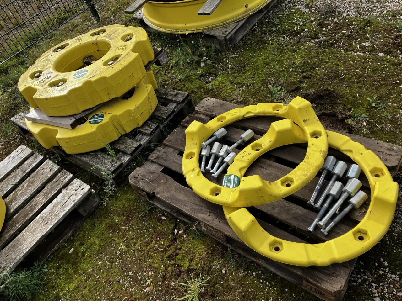 John Deere 70 kg + 530 kg - Reservdelar för Lantbruksmaskiner: bild 1 John Deere 70 kg + 530 kg - Reservdelar för Lantbruksmaskiner: bild 1