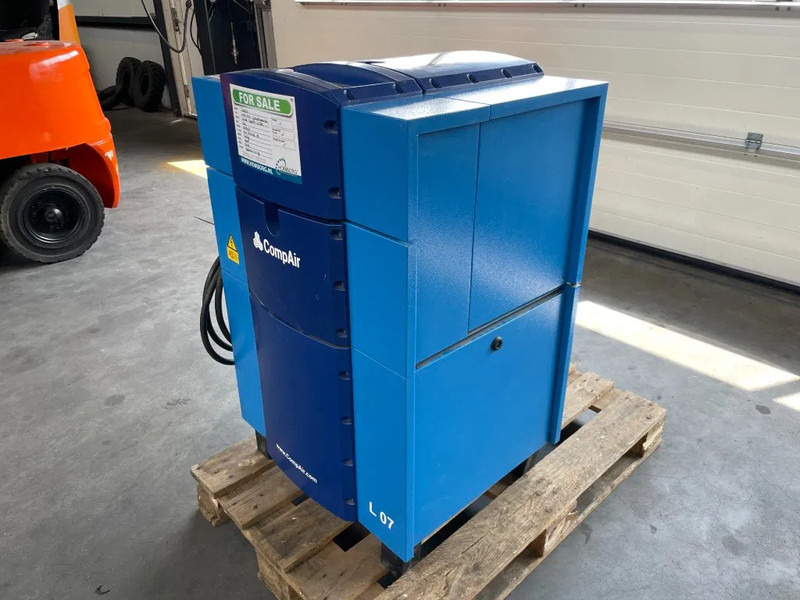 Compair L07 - 7,5A Schroefcompressor 750L/min als nieuw! - Luftkompressor: bild 3 Compair L07 - 7,5A Schroefcompressor 750L/min als nieuw! - Luftkompressor: bild 3