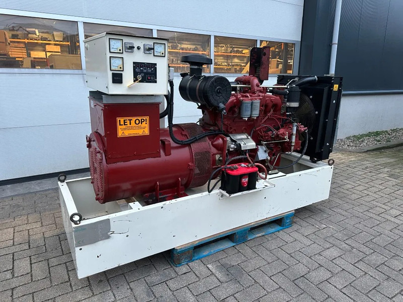 Iveco 8061 SI 07.05 A 550 Marelli 100 kVA noodstroom generatorset - Elgenerator: bild 5 Iveco 8061 SI 07.05 A 550 Marelli 100 kVA noodstroom generatorset - Elgenerator: bild 5