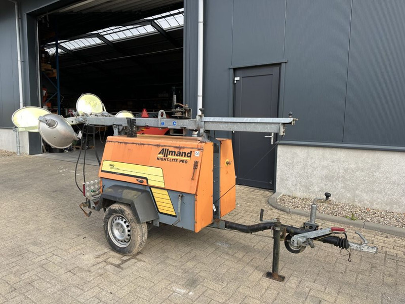 Kubota D905 Allmand Mobiele Lichtmast Aggregaat Light Tower 8.1 meter - Belysningsmast: bild 5 Kubota D905 Allmand Mobiele Lichtmast Aggregaat Light Tower 8.1 meter - Belysningsmast: bild 5