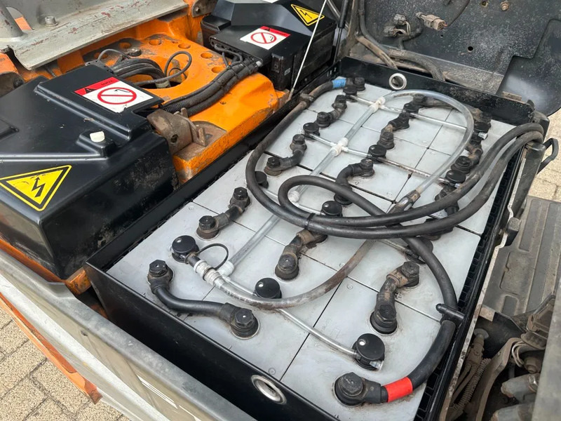 Still RX 50-15 Triplex Freelift Sideshift Elektra Heftruck 1.5 ton Accu 2021 - Eltruck: bild 4 Still RX 50-15 Triplex Freelift Sideshift Elektra Heftruck 1.5 ton Accu 2021 - Eltruck: bild 4