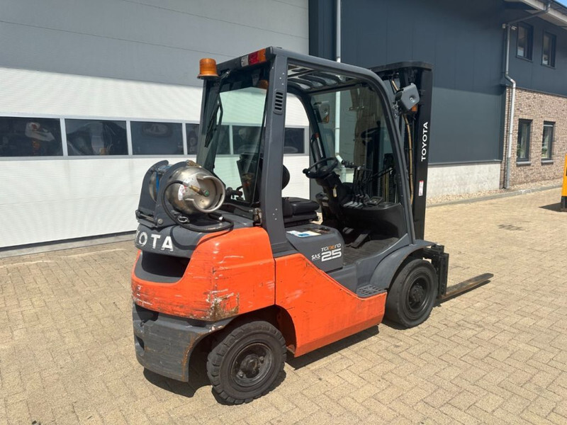 Toyota 2.5 ton Tonero 25 Triplex Freelift Sideshift LPG Heftruck - Gasoltruck: bild 5 Toyota 2.5 ton Tonero 25 Triplex Freelift Sideshift LPG Heftruck - Gasoltruck: bild 5