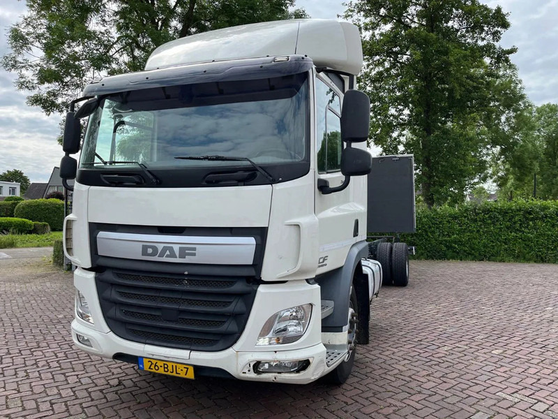 DAF CF 260 CF 260 FA CHASSIS CABINE EURO 6 - Chassi lastbil: bild 4 DAF CF 260 CF 260 FA CHASSIS CABINE EURO 6 - Chassi lastbil: bild 4