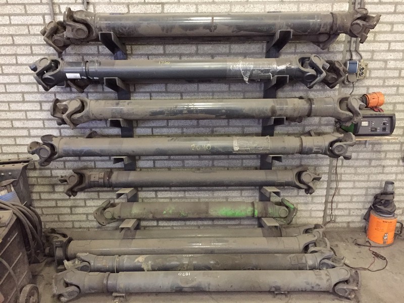 DAF DIV. AANDRIJFASSEN VOOR LF, CF EN XF - Kardanaxel för Lastbil: bild 1 DAF DIV. AANDRIJFASSEN VOOR LF, CF EN XF - Kardanaxel för Lastbil: bild 1