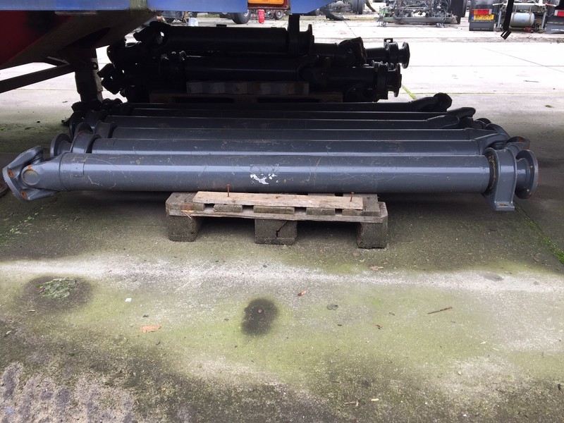 DAF DIV. AANDRIJFASSEN VOOR LF, CF EN XF - Kardanaxel för Lastbil: bild 2 DAF DIV. AANDRIJFASSEN VOOR LF, CF EN XF - Kardanaxel för Lastbil: bild 2