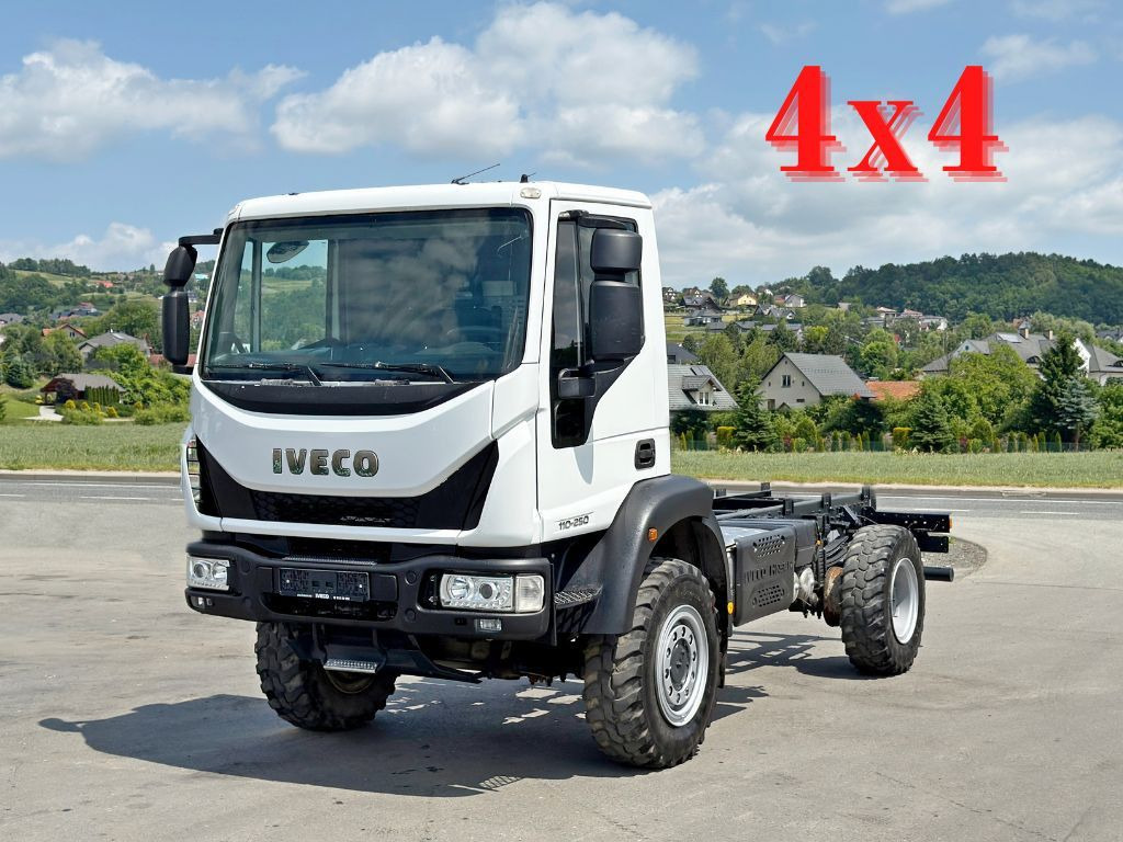 Iveco EUROCARGO 110-250* PLATFORM 4,60 m* 4x4 - Chassi lastbil: bild 1 Iveco EUROCARGO 110-250* PLATFORM 4,60 m* 4x4 - Chassi lastbil: bild 1