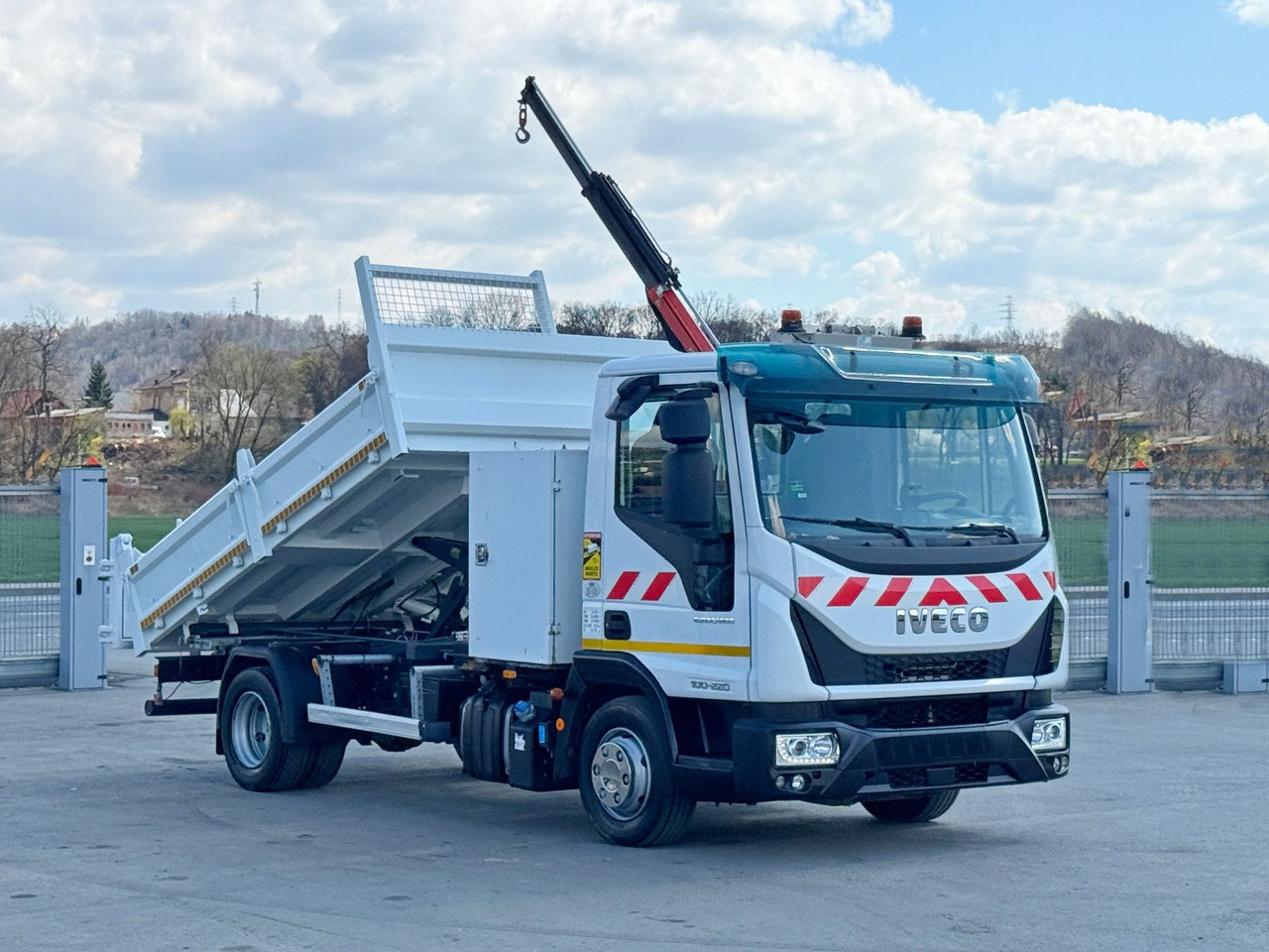 Iveco Eurocargo 100-220 *PC 1500 A * TOPZUSTAND - Kranbil: bild 2 Iveco Eurocargo 100-220 *PC 1500 A * TOPZUSTAND - Kranbil: bild 2