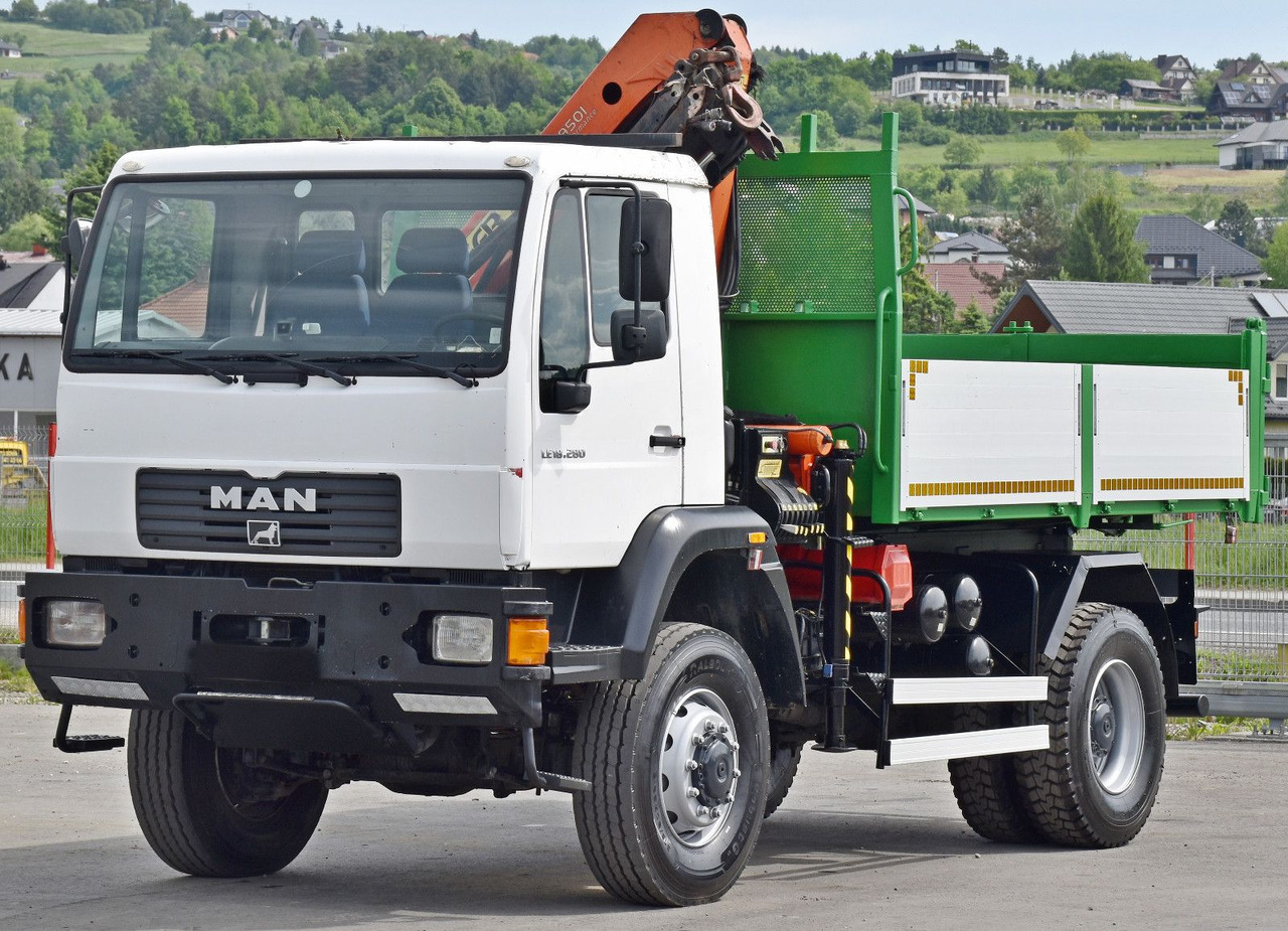 MAN LE 18.280 Kipper 3,70 m + PK 9501 /4x4 - Tippbil lastbil, Kranbil: bild 4 MAN LE 18.280 Kipper 3,70 m + PK 9501 /4x4 - Tippbil lastbil, Kranbil: bild 4