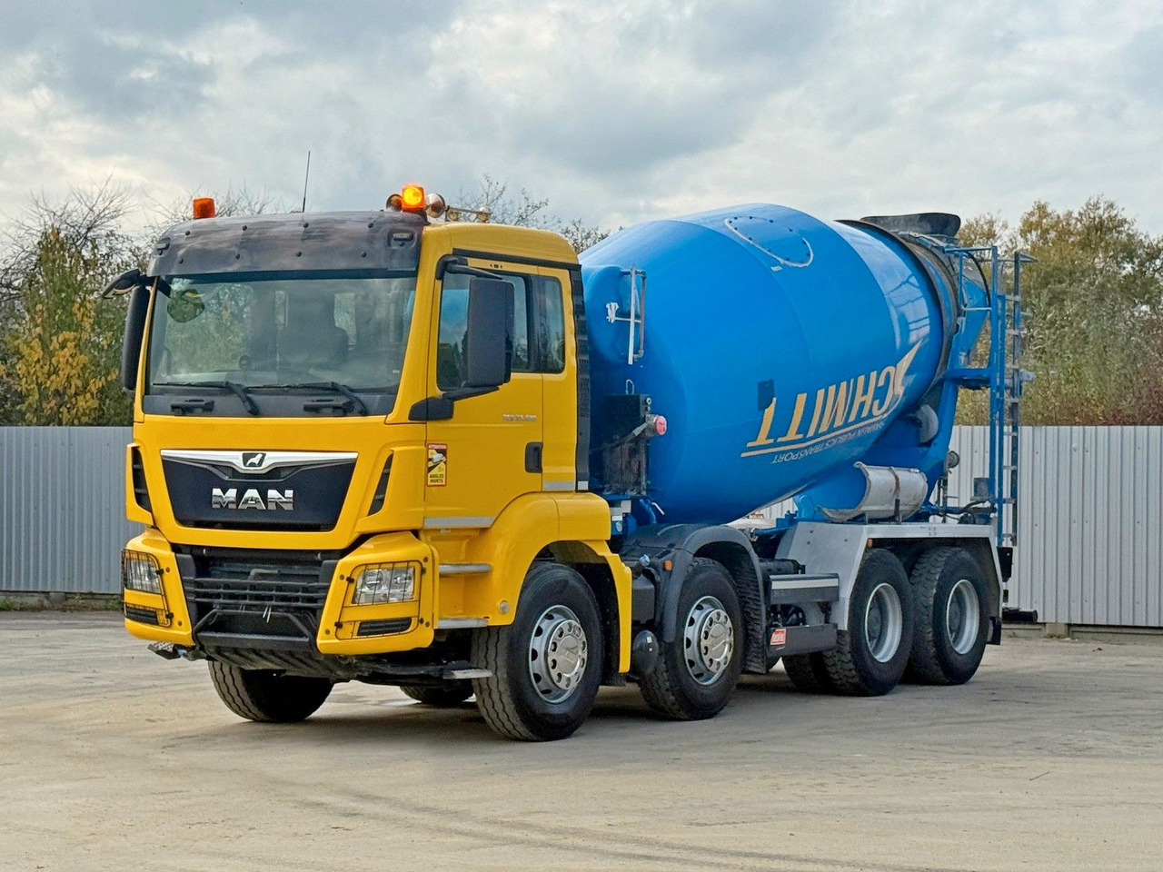 MAN TGS 32.420 * BETONMISCHER / 8x4 - Betongbil: bild 2 MAN TGS 32.420 * BETONMISCHER / 8x4 - Betongbil: bild 2