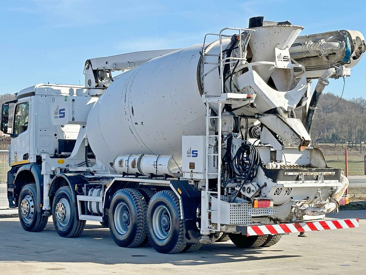 Mercedes-Benz AROCS 3743 * Betonpumpe + FUNK * 8x4 * TOP - Betongbil med pump: bild 5 Mercedes-Benz AROCS 3743 * Betonpumpe + FUNK * 8x4 * TOP - Betongbil med pump: bild 5