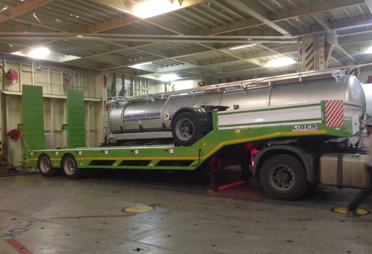 LIDER 2024 model new from MANUFACTURER COMPANY Ready in stock - Låg lastare semitrailer: bild 4 LIDER 2024 model new from MANUFACTURER COMPANY Ready in stock - Låg lastare semitrailer: bild 4