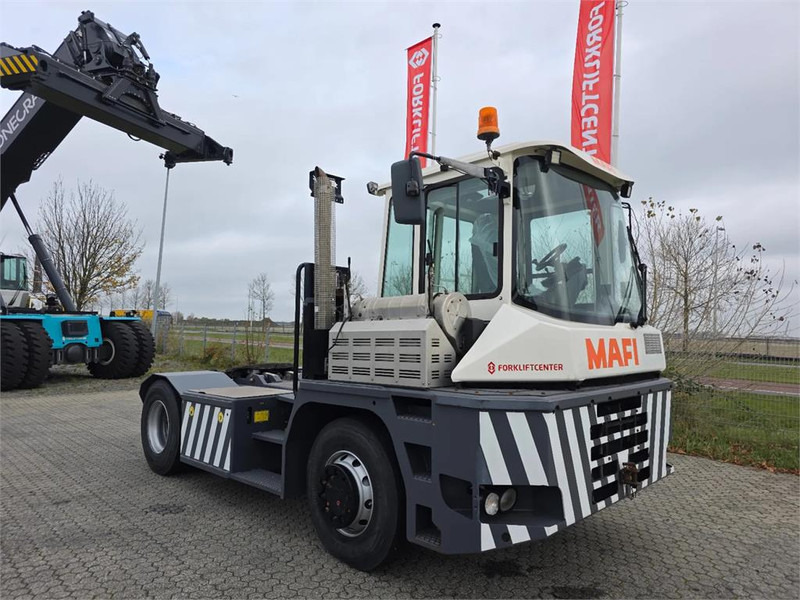 Mafi R332 4x4 - Terminaltraktor: bild 1 Mafi R332 4x4 - Terminaltraktor: bild 1