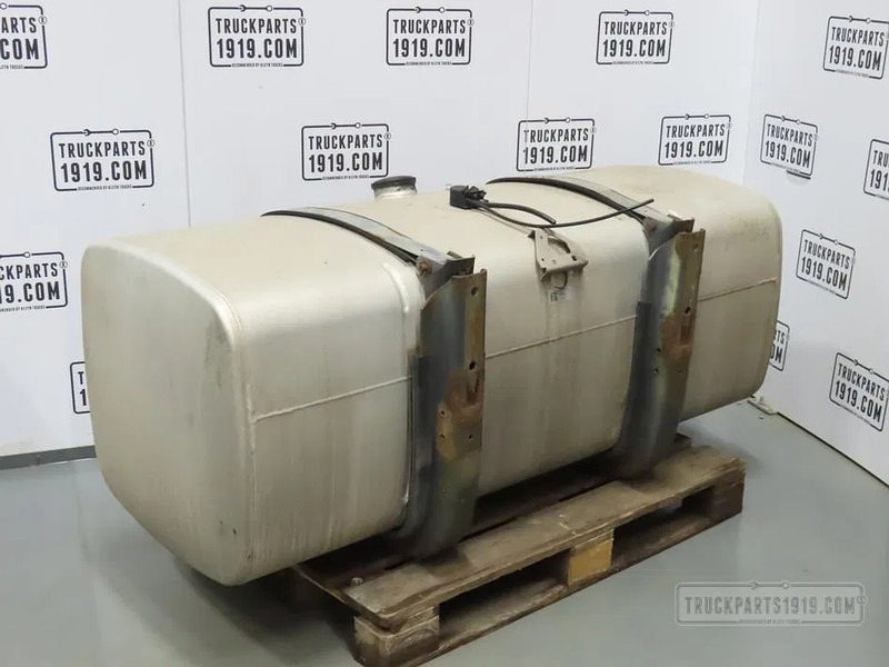 DAF 1681826 Brandstoftank + steunen 620L - Bränsletank för Lastbil: bild 2 DAF 1681826 Brandstoftank + steunen 620L - Bränsletank för Lastbil: bild 2