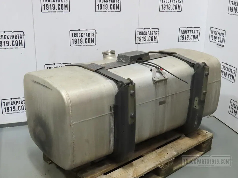 DAF 1949897 Brandstoftank + steunen 525L - Bränsletank för Lastbil: bild 2 DAF 1949897 Brandstoftank + steunen 525L - Bränsletank för Lastbil: bild 2