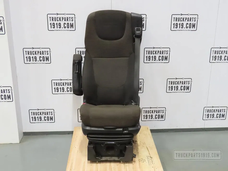 DAF 1978966 Bestuurdersstoel DAF XF 106 - Säte för Lastbil: bild 1 DAF 1978966 Bestuurdersstoel DAF XF 106 - Säte för Lastbil: bild 1