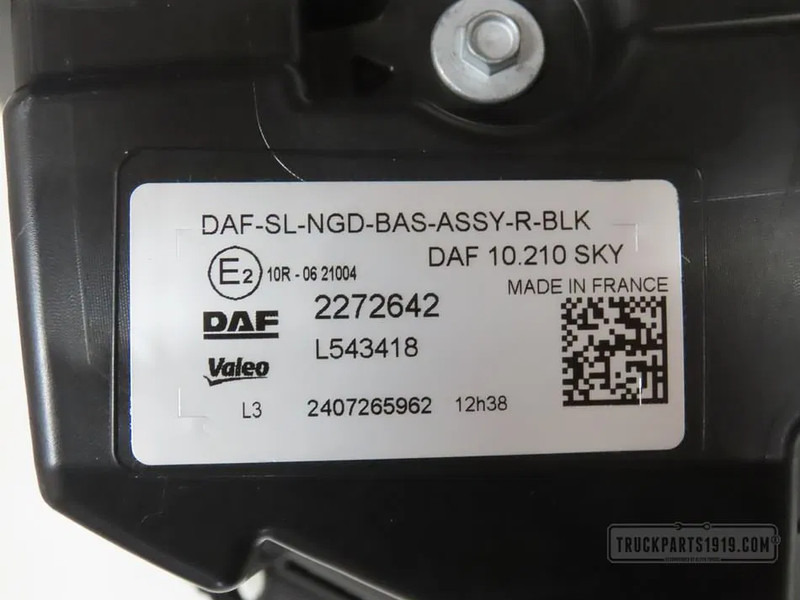 DAF 2272642 Lighting Skylight Re. XG - Ljus/ Belysning för Lastbil: bild 2 DAF 2272642 Lighting Skylight Re. XG - Ljus/ Belysning för Lastbil: bild 2