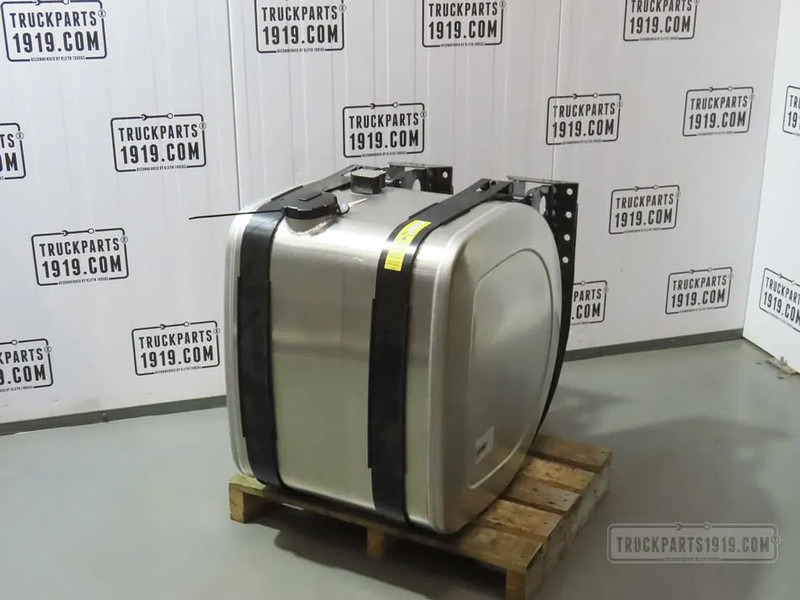 Volvo 21516442 Brandstoftank + steunen 240L - Bränsletank för Lastbil: bild 1 Volvo 21516442 Brandstoftank + steunen 240L - Bränsletank för Lastbil: bild 1