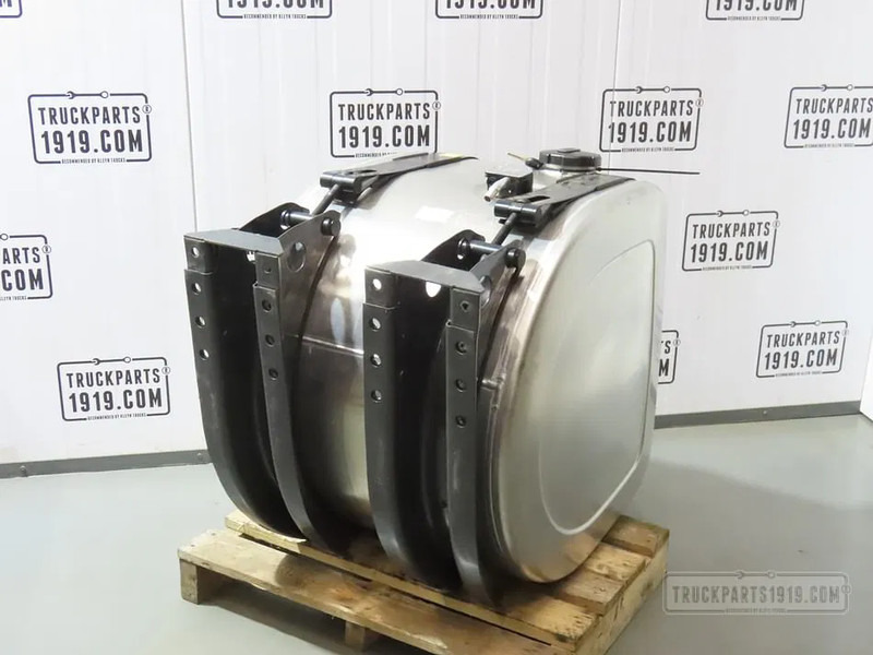 Volvo 21516442 Brandstoftank + steunen 240L - Bränsletank för Lastbil: bild 2 Volvo 21516442 Brandstoftank + steunen 240L - Bränsletank för Lastbil: bild 2