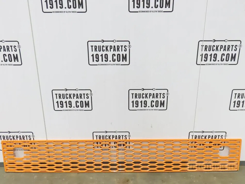 Volvo 23835186 Grille plaat FH5 - Huv för Lastbil: bild 1 Volvo 23835186 Grille plaat FH5 - Huv för Lastbil: bild 1