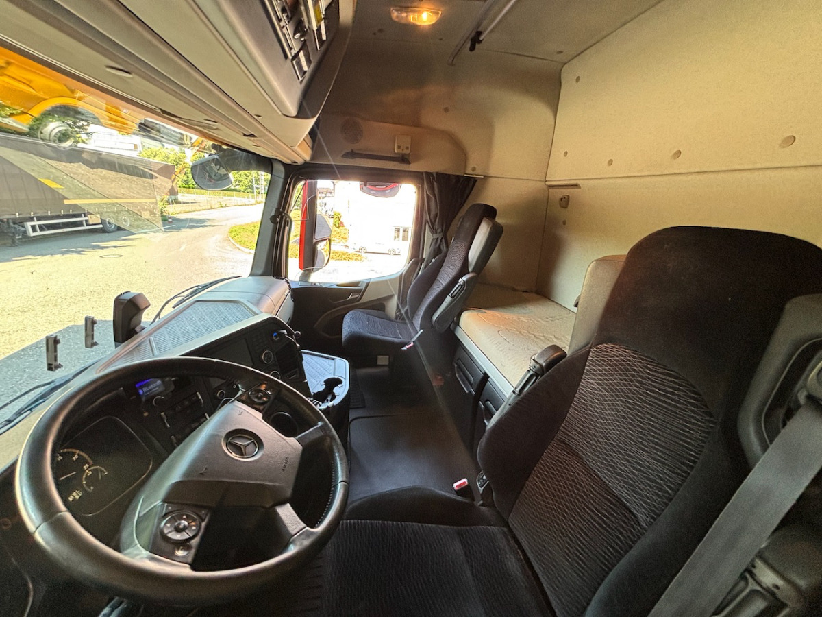 MERCEDES Actros 1848 - Lastbil med skåp: bild 4 MERCEDES Actros 1848 - Lastbil med skåp: bild 4