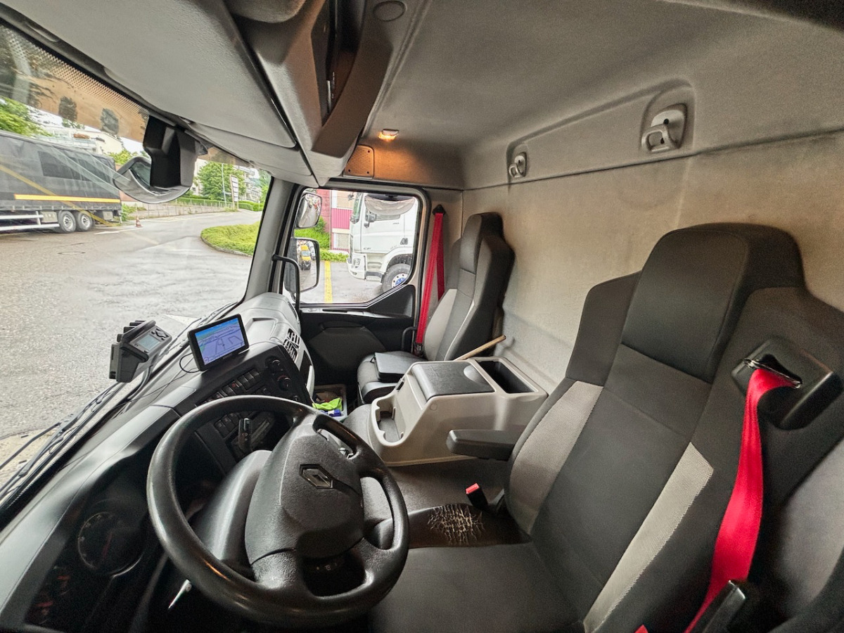 RENAULT D14.250 - Lastbil med skåp: bild 4 RENAULT D14.250 - Lastbil med skåp: bild 4