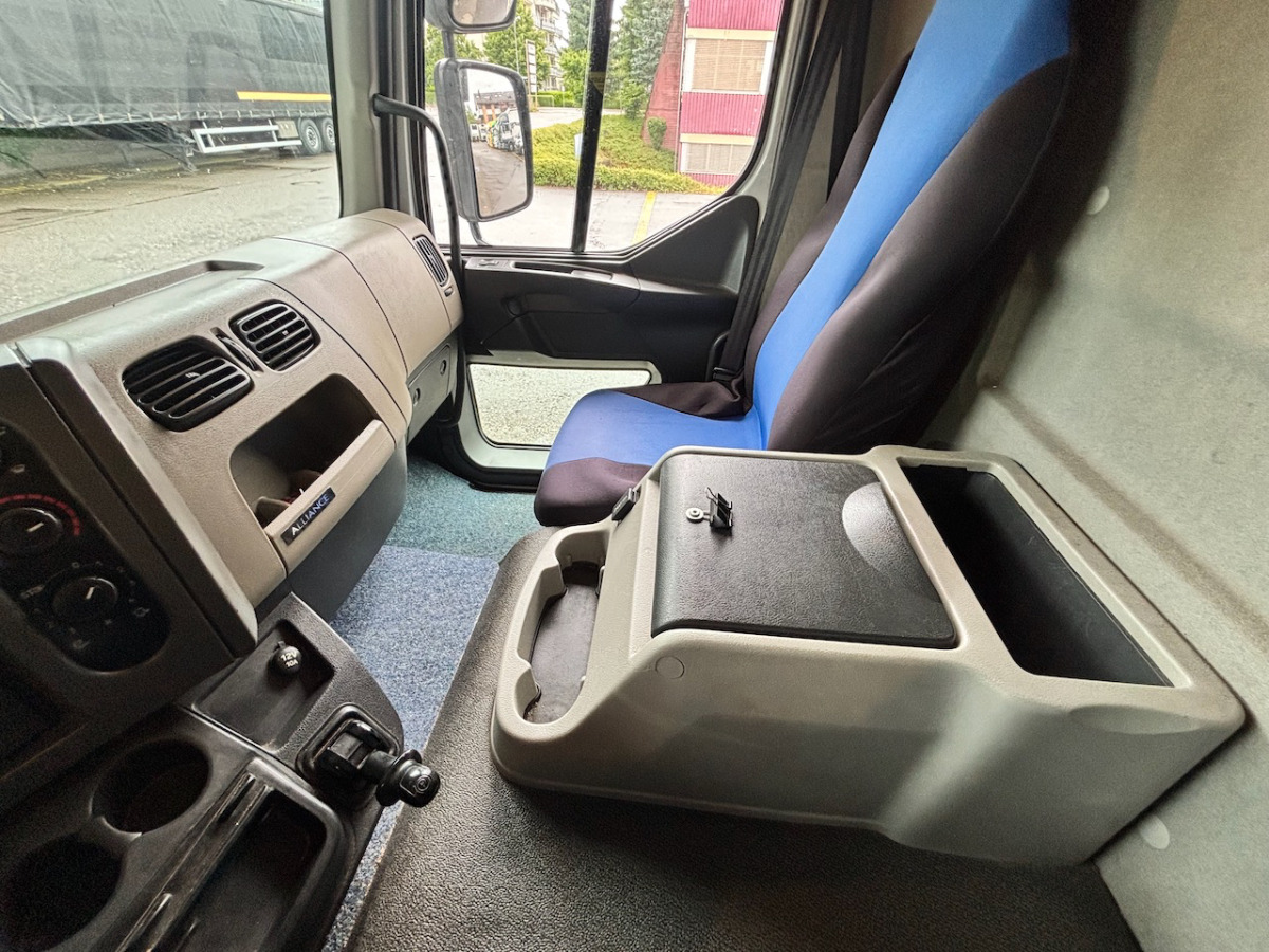 RENAULT Midlum 220-12EL - Kylbil lastbil: bild 5 RENAULT Midlum 220-12EL - Kylbil lastbil: bild 5