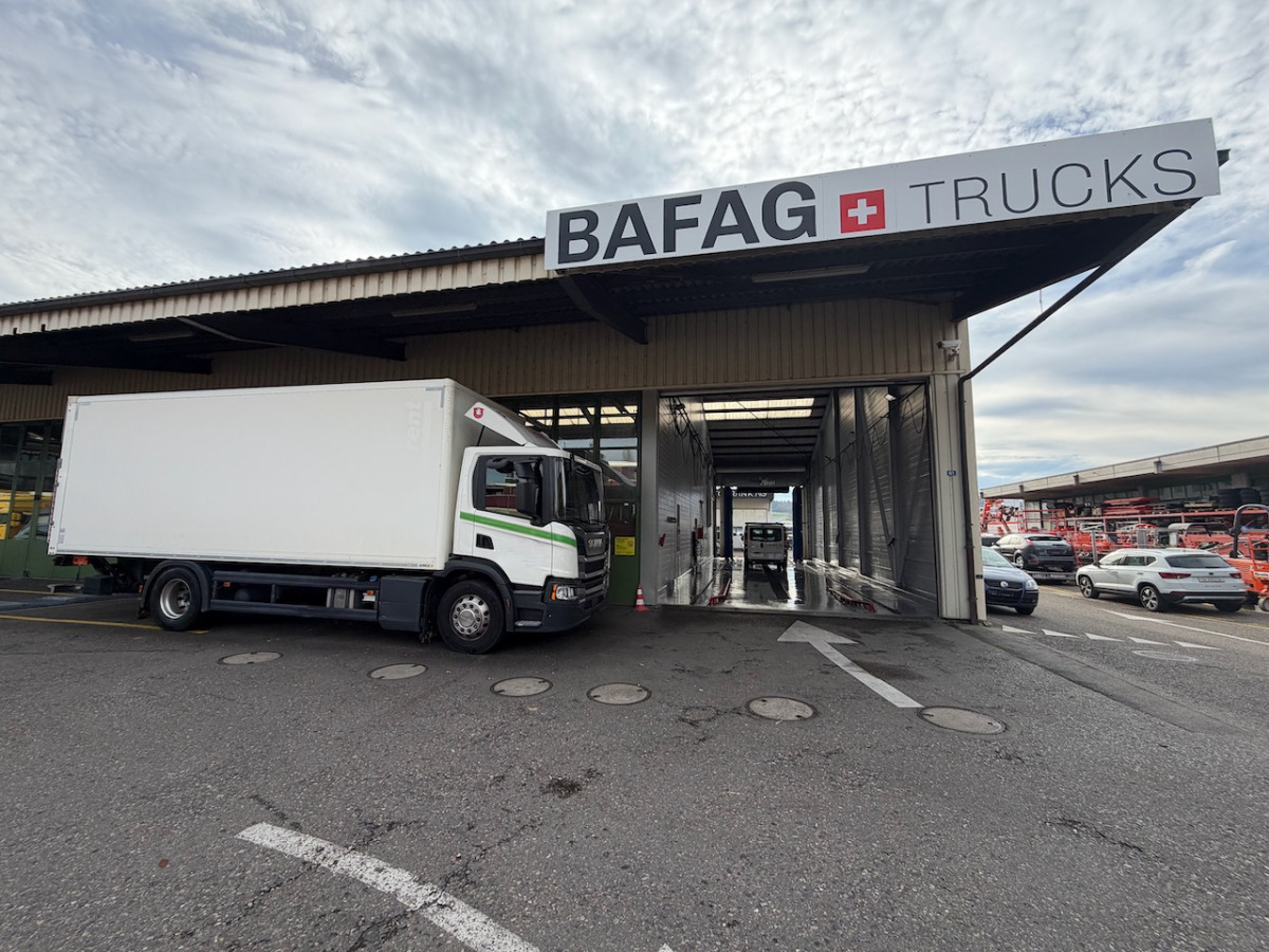 SCANIA P280 - Lastbil med skåp: bild 2 SCANIA P280 - Lastbil med skåp: bild 2