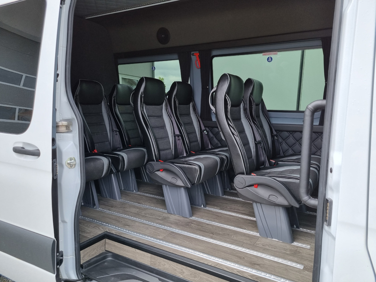 Mercedes 319 L3H2 9-Sitzer - Dubbelhytt transportbil: bild 1 Mercedes 319 L3H2 9-Sitzer - Dubbelhytt transportbil: bild 1