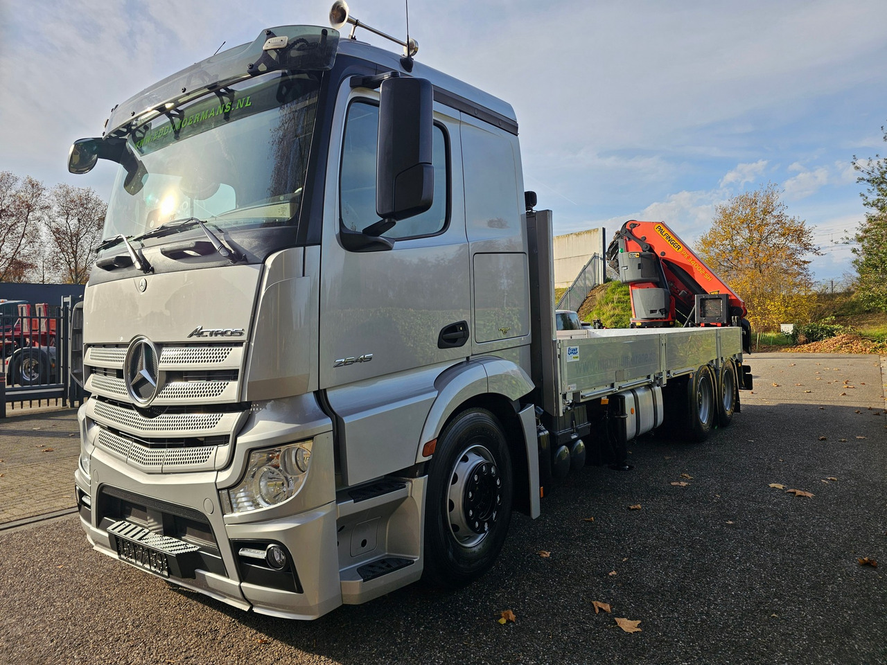 Mercedes Benz Actros 2645 6x4 - Flakbil, Kranbil: bild 2 Mercedes Benz Actros 2645 6x4 - Flakbil, Kranbil: bild 2