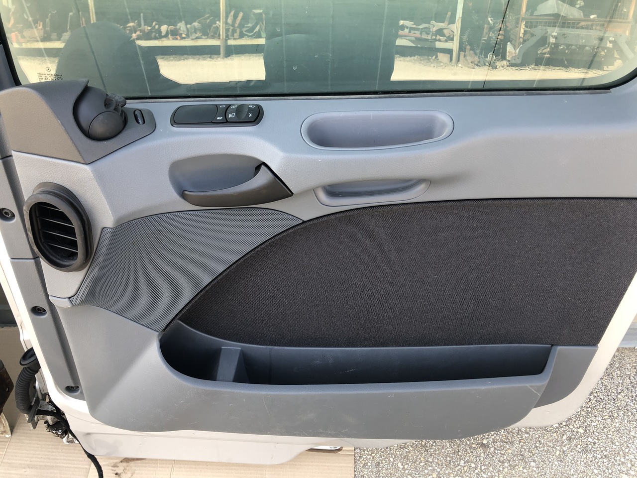 DOOR ACTROS MP2-3 LEFT AND RIGHT MEGA SPACE CAB - Dörr och reservdelar för Lastbil: bild 5 DOOR ACTROS MP2-3 LEFT AND RIGHT MEGA SPACE CAB - Dörr och reservdelar för Lastbil: bild 5