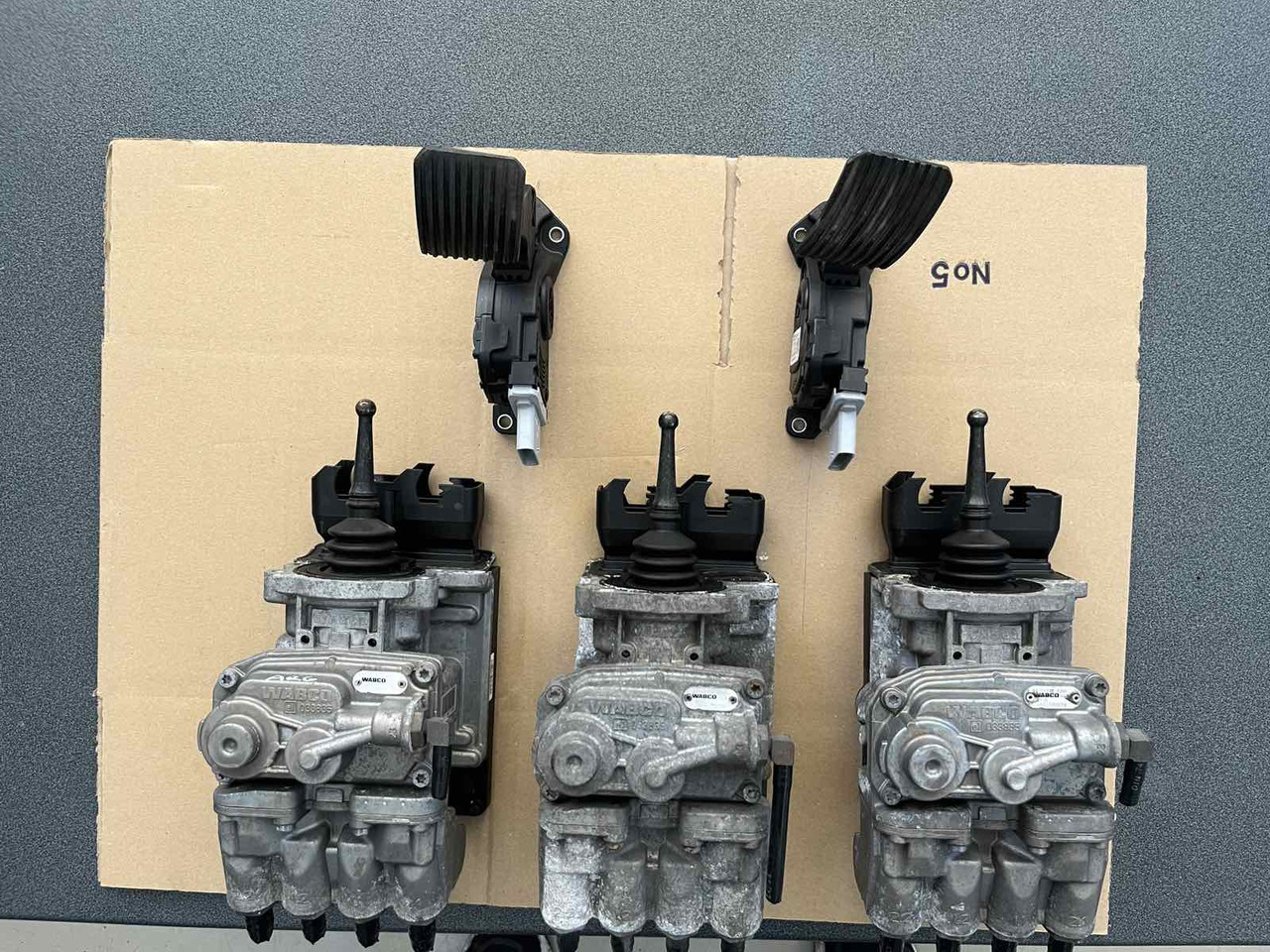 Bromsdelar för Lastbil FOOT BRAKE VALVE ELECTRONIC BRAKE SYSTEM MAN TGM-TGL: bild 7