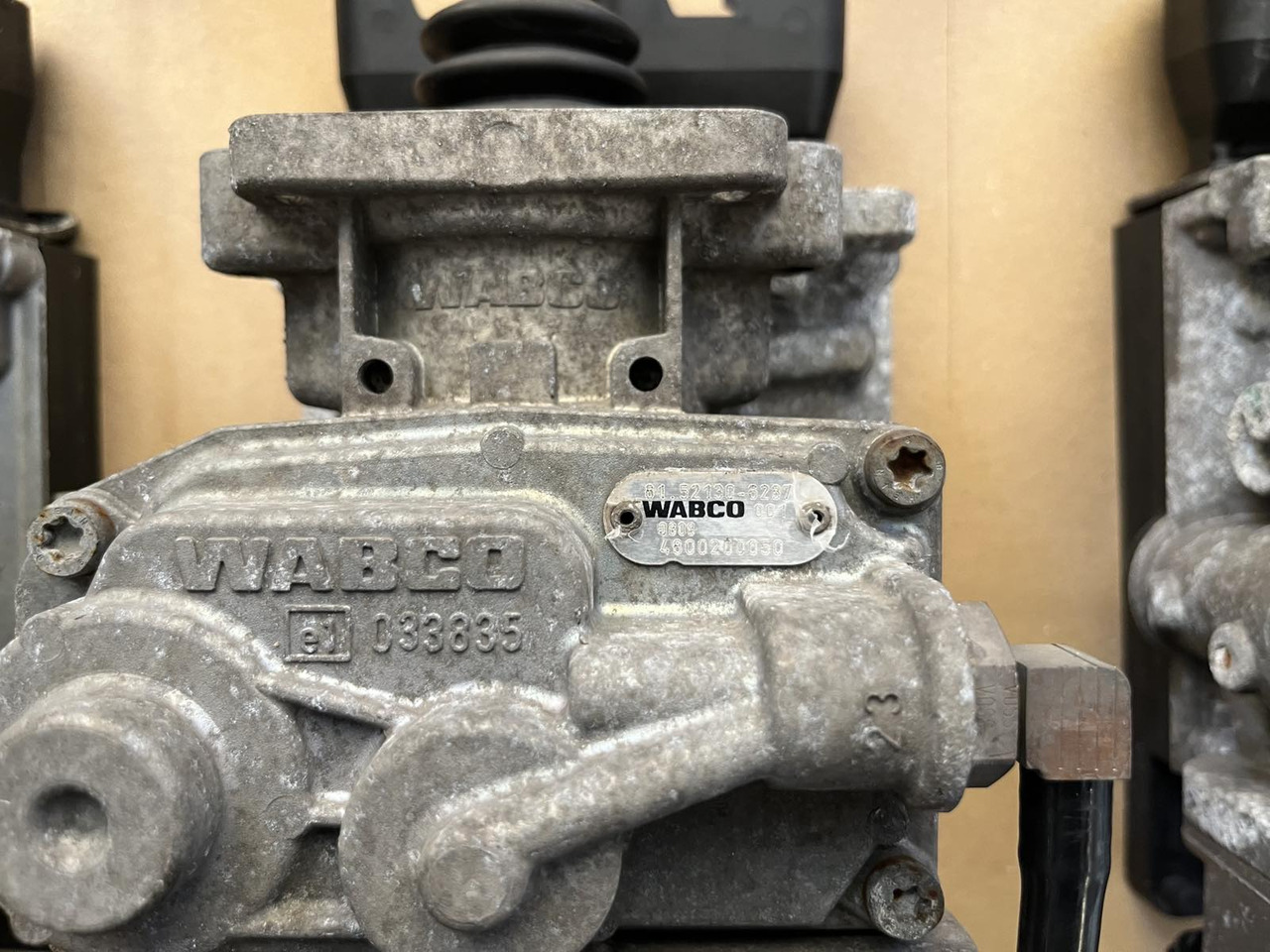 Bromsdelar för Lastbil FOOT BRAKE VALVE ELECTRONIC BRAKE SYSTEM MAN TGM-TGL: bild 9