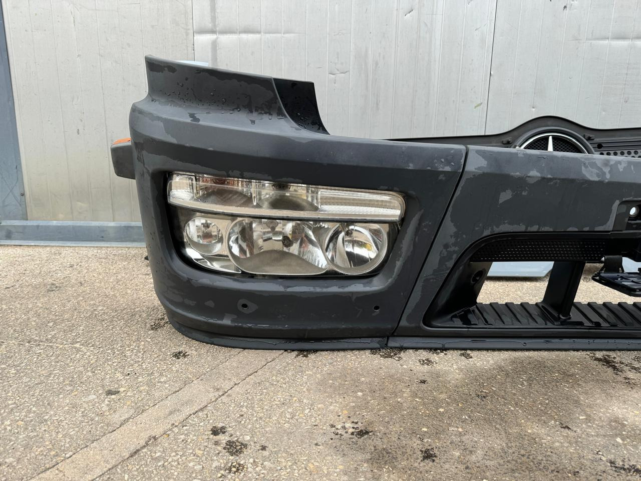 FRONT PACKET ATEGO 4  - Karosseri och exteriör: bild 3 FRONT PACKET ATEGO 4  - Karosseri och exteriör: bild 3