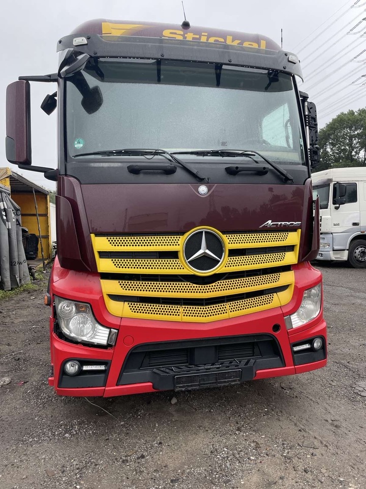 SIDE PANELLING LEFT - RIGHT ACTROS MP4  - Aerodynamik/ Spoiler: bild 4 SIDE PANELLING LEFT - RIGHT ACTROS MP4  - Aerodynamik/ Spoiler: bild 4