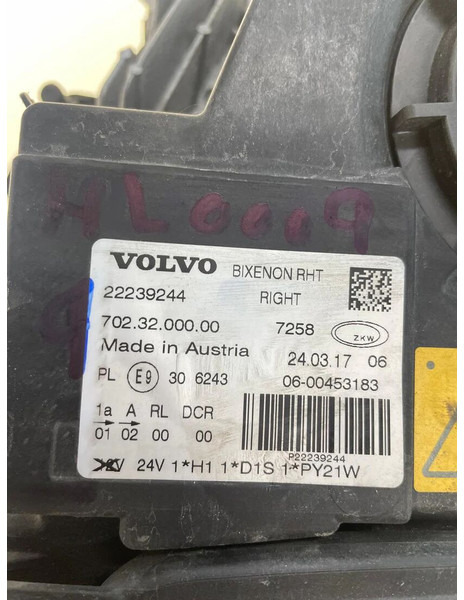 Volvo FH4 - Strålkastare: bild 2 Volvo FH4 - Strålkastare: bild 2