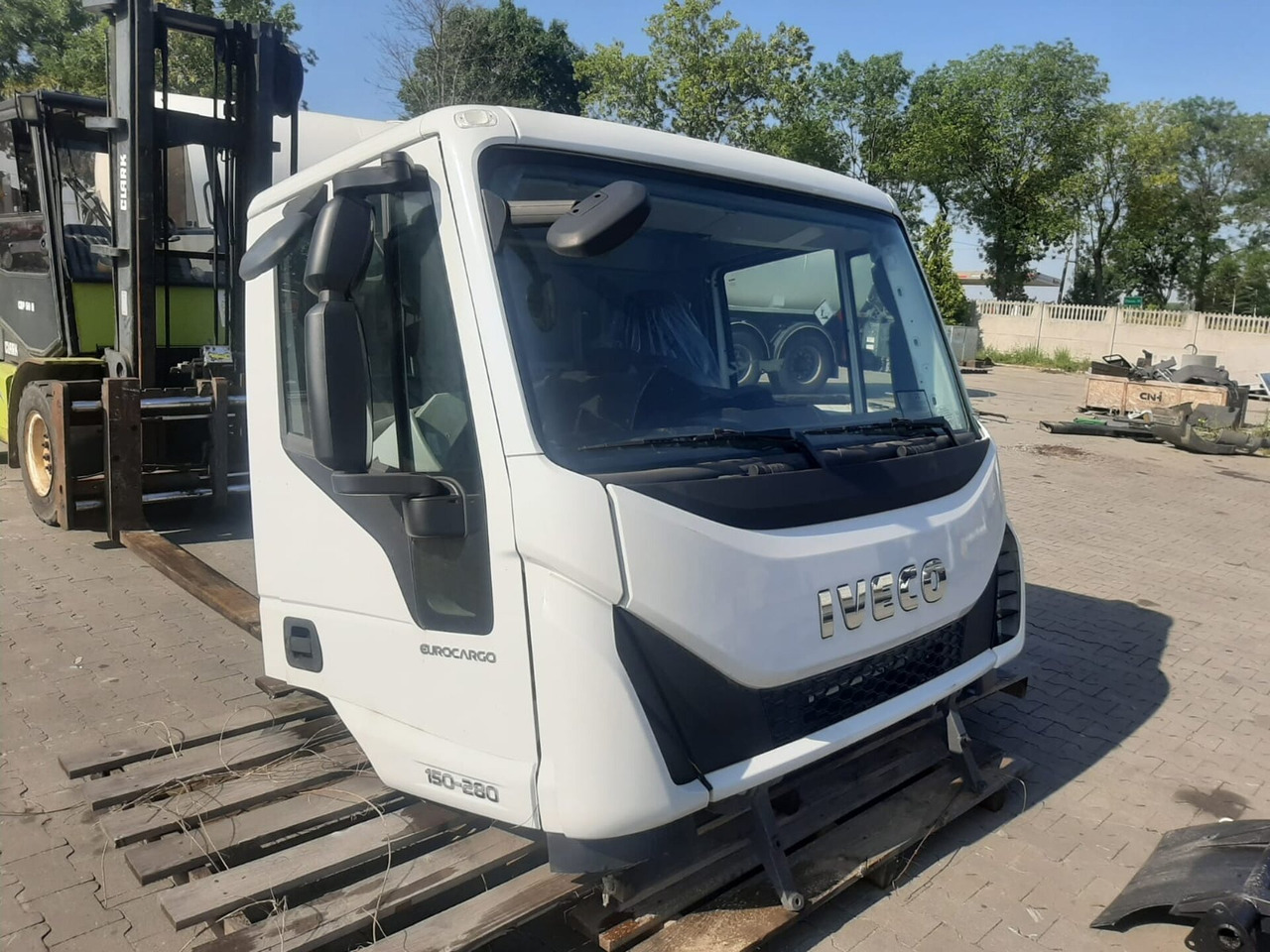 IVECO EUROCARGO 150-280 EURO 5-6 CABINE 4X4 NIEUW HANDMATIG 000135 - Hytt för Lastbil: bild 1 IVECO EUROCARGO 150-280 EURO 5-6 CABINE 4X4 NIEUW HANDMATIG 000135 - Hytt för Lastbil: bild 1