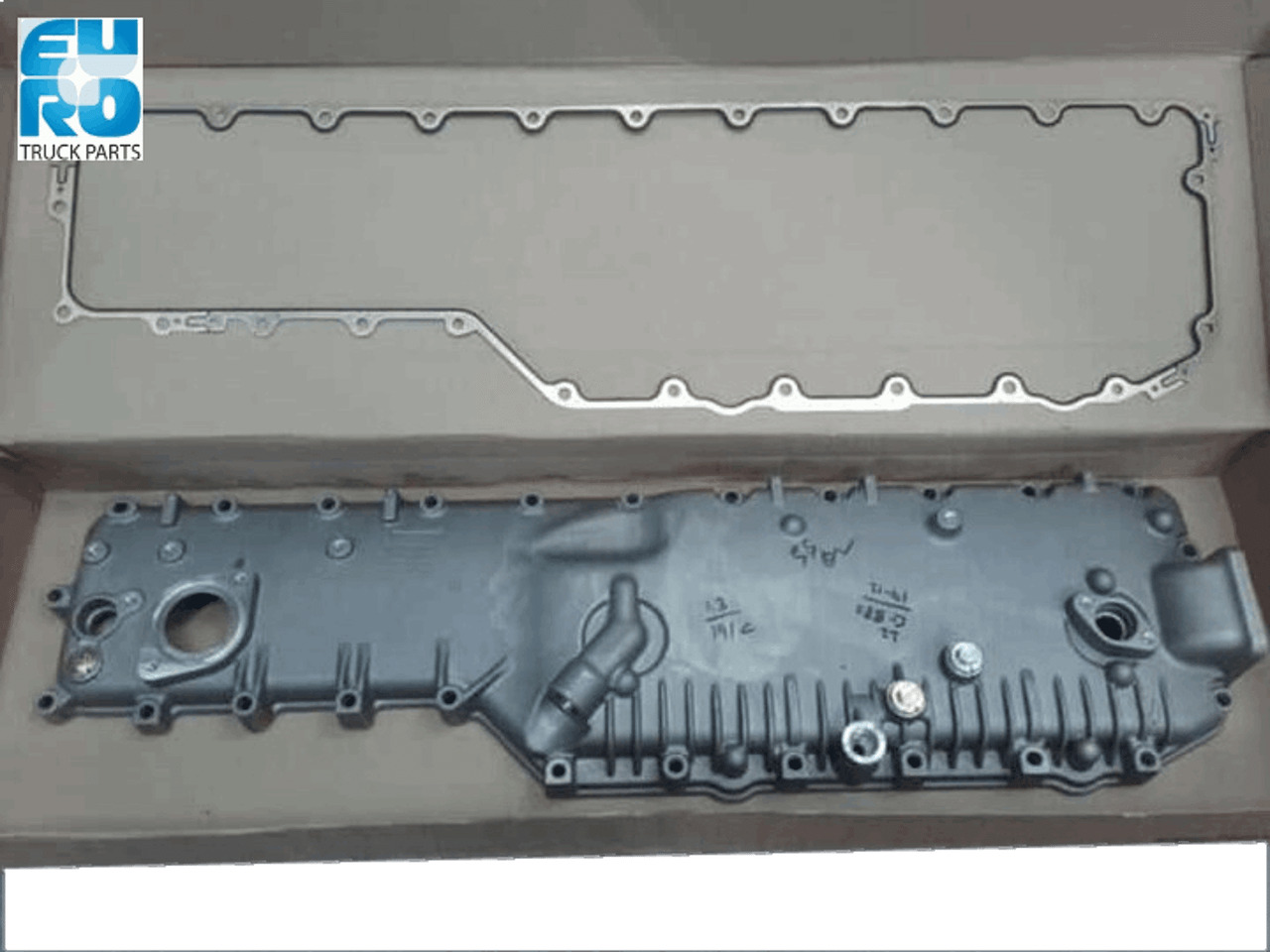 VOLVO/RVI OLIEKOELER DEKSEL 21508091 - Oljekylare för Lastbil: bild 2 VOLVO/RVI OLIEKOELER DEKSEL 21508091 - Oljekylare för Lastbil: bild 2