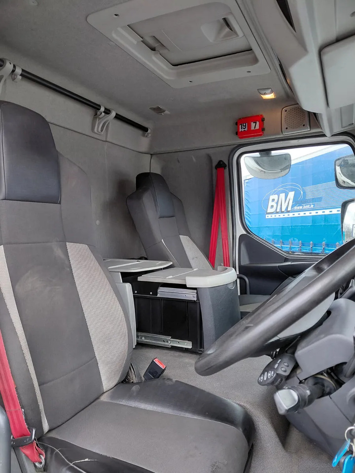 2015 D 18 Wide Curtainsider - Kapellbil: bild 2 2015 D 18 Wide Curtainsider - Kapellbil: bild 2