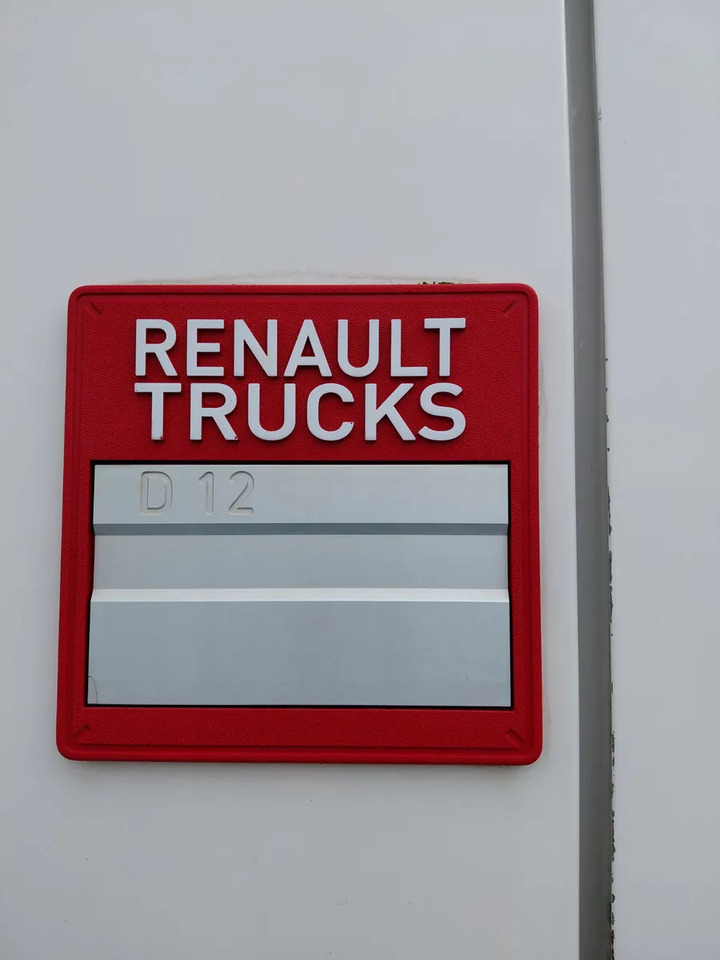 2017 Renault D12 4×2 Double Sleeper Curtainsider - Kapellbil: bild 5 2017 Renault D12 4×2 Double Sleeper Curtainsider - Kapellbil: bild 5