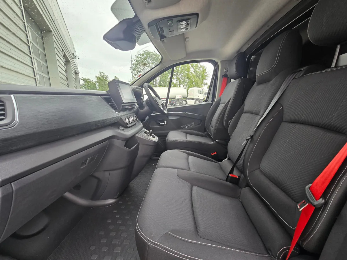 Leasa  NEW Renault Trafic Exclusive 170BHP/150BHP Auto White NEW Renault Trafic Exclusive 170BHP/150BHP Auto White: bild 11