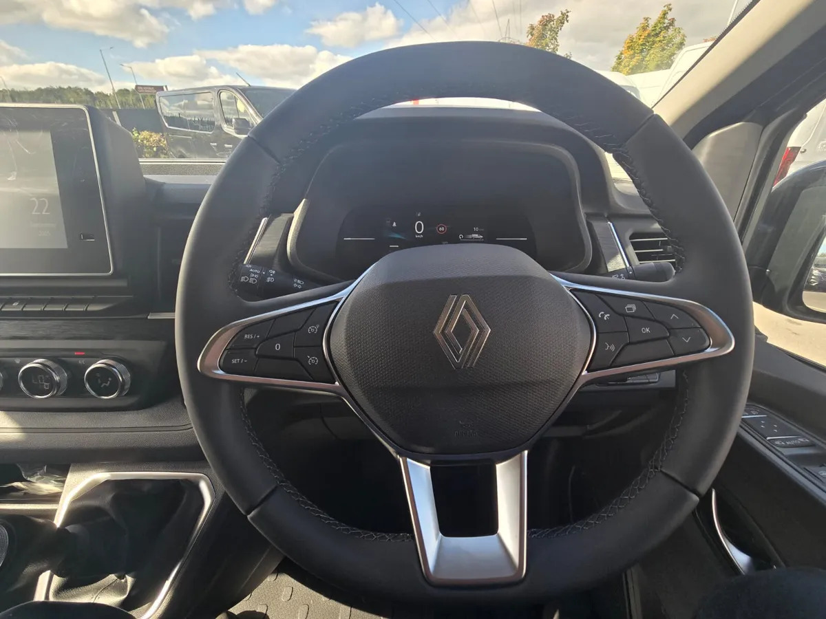 Ny Skåpbil NEW Renault Trafic Exclusive 170BHP/150BHP Manual Silver: bild 12