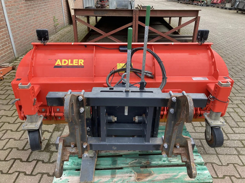 ADLER Sneeuwschuif met Giant of JCB aanspan - Snöplog för Lantbruksmaskiner: bild 4 ADLER Sneeuwschuif met Giant of JCB aanspan - Snöplog för Lantbruksmaskiner: bild 4