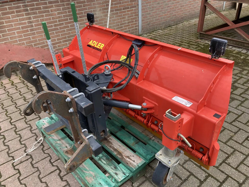 ADLER Sneeuwschuif met Giant of JCB aanspan - Snöplog för Lantbruksmaskiner: bild 3 ADLER Sneeuwschuif met Giant of JCB aanspan - Snöplog för Lantbruksmaskiner: bild 3