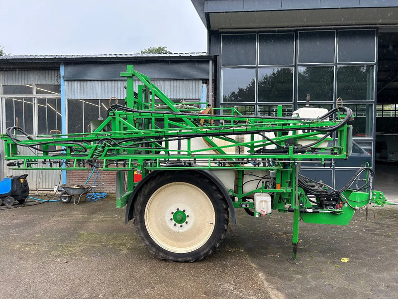 CHD veldspuit U1827 - Bogserad spruta: bild 2 CHD veldspuit U1827 - Bogserad spruta: bild 2